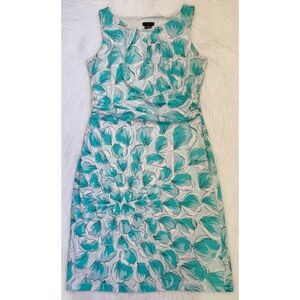 Ann Taylor Floral Ruched Dress 💙🤍